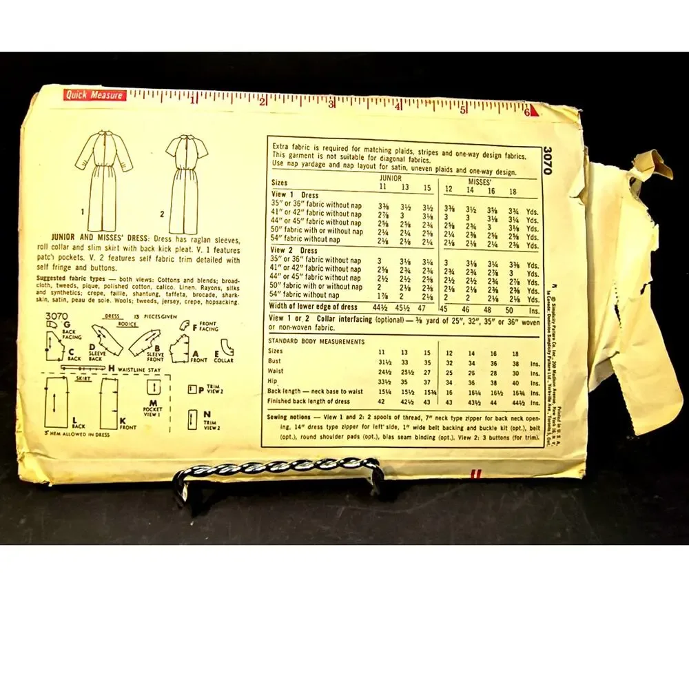 1976.  Simplicity Sewing Pattern 3070  Sheath Dress Slim Skirt Sz 13 Junior
